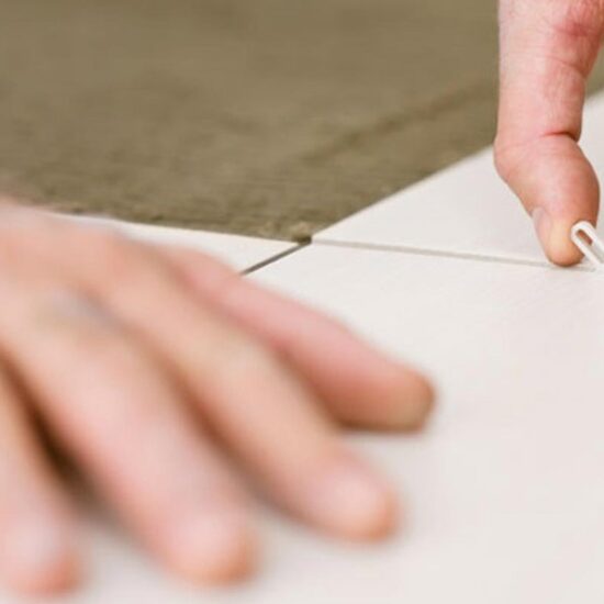 ¿Qué amplitud y que color deben tener las juntas de mis azulejos de cerámica?