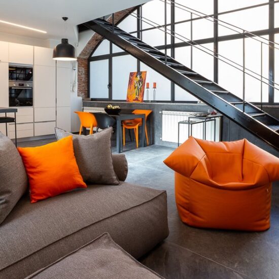 Estilo industrial en un moderno loft de Milán