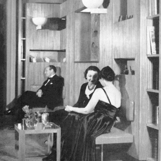 01 domus 131 11 1938 p.13 © Domus