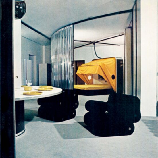 10 domus 494 1 1971 p.22 © Domus